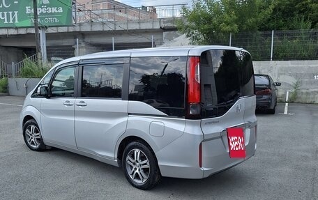 Honda Stepwgn IV, 2019 год, 2 400 000 рублей, 4 фотография