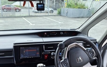 Honda Stepwgn IV, 2019 год, 2 400 000 рублей, 13 фотография