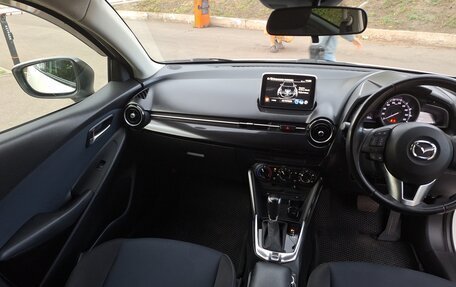 Mazda Demio IV, 2015 год, 1 109 000 рублей, 4 фотография
