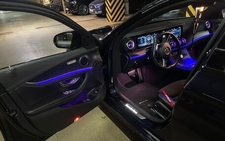 Mercedes-Benz E-Класс, 2018 год, 3 350 000 рублей, 4 фотография