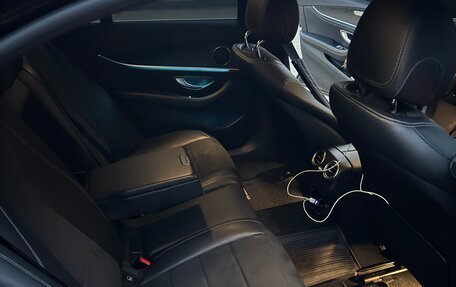 Mercedes-Benz E-Класс, 2020 год, 3 600 000 рублей, 10 фотография