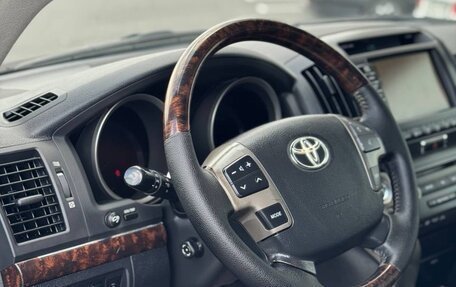 Toyota Land Cruiser 200, 2010 год, 2 850 000 рублей, 14 фотография