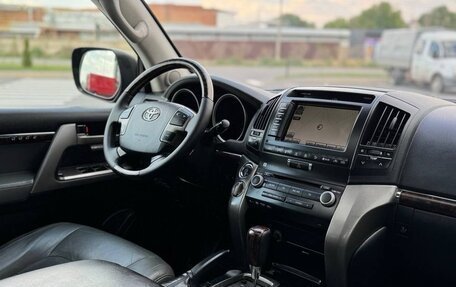 Toyota Land Cruiser 200, 2010 год, 2 850 000 рублей, 18 фотография