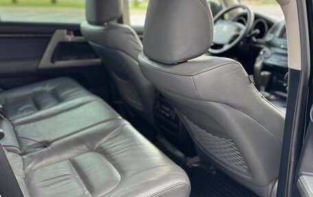 Toyota Land Cruiser 200, 2010 год, 2 850 000 рублей, 19 фотография