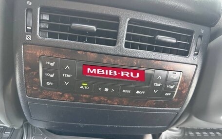 Toyota Land Cruiser 200, 2010 год, 2 850 000 рублей, 24 фотография
