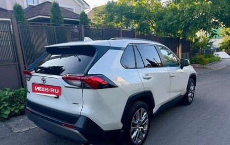Toyota RAV4, 2021 год, 4 780 000 рублей, 3 фотография