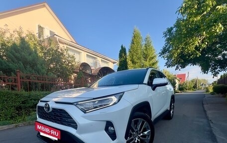 Toyota RAV4, 2021 год, 4 780 000 рублей, 8 фотография