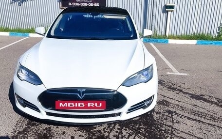 Tesla Model S I, 2013 год, 1 700 000 рублей, 6 фотография