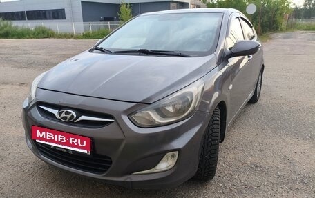 Hyundai Solaris II рестайлинг, 2011 год, 1 000 050 рублей, 21 фотография