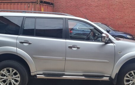 Mitsubishi Pajero Sport II рестайлинг, 2014 год, 2 400 000 рублей, 4 фотография