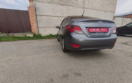 Hyundai Solaris II рестайлинг, 2011 год, 1 000 050 рублей, 24 фотография