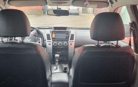 Mitsubishi Pajero Sport II рестайлинг, 2014 год, 2 400 000 рублей, 9 фотография