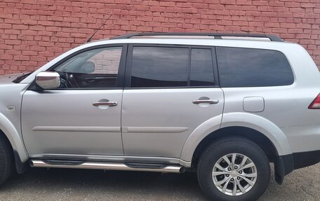 Mitsubishi Pajero Sport II рестайлинг, 2014 год, 2 400 000 рублей, 11 фотография