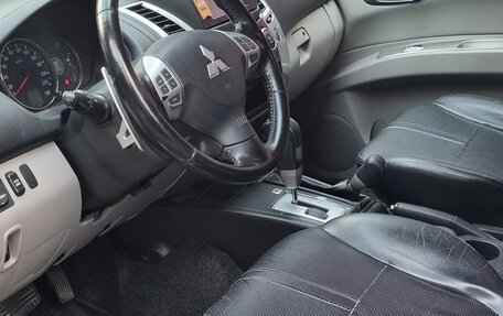 Mitsubishi Pajero Sport II рестайлинг, 2014 год, 2 400 000 рублей, 23 фотография