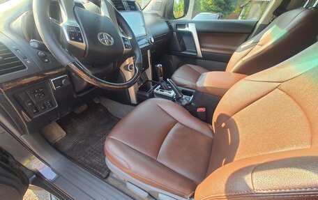 Toyota Land Cruiser Prado 150 рестайлинг 2, 2011 год, 2 950 000 рублей, 8 фотография