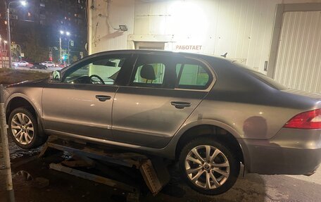 Skoda Superb III рестайлинг, 2010 год, 1 000 000 рублей, 17 фотография