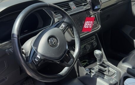 Volkswagen Tiguan II, 2018 год, 2 780 000 рублей, 5 фотография