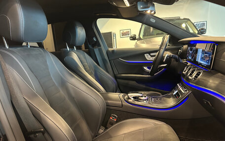 Mercedes-Benz E-Класс, 2018 год, 3 850 000 рублей, 24 фотография
