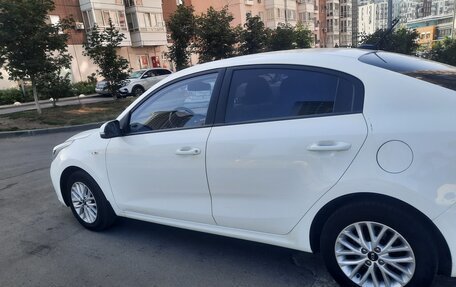 KIA Rio IV, 2019 год, 1 300 000 рублей, 4 фотография