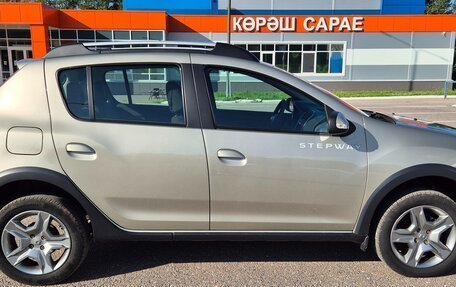Renault Sandero II рестайлинг, 2019 год, 1 500 000 рублей, 2 фотография