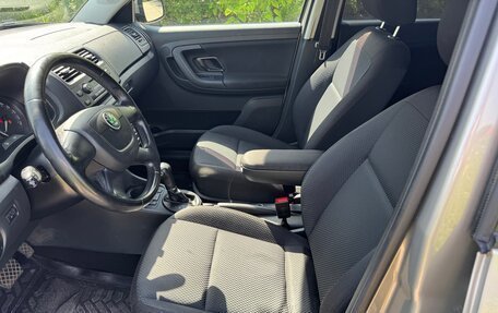 Skoda Fabia II, 2011 год, 750 000 рублей, 10 фотография