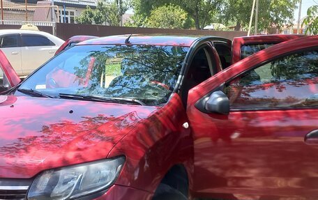 Renault Logan II, 2014 год, 650 000 рублей, 10 фотография