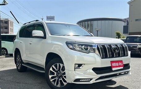 Toyota Land Cruiser Prado 150 рестайлинг 2, 2022 год, 3 400 000 рублей, 1 фотография