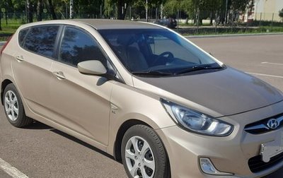 Hyundai Solaris II рестайлинг, 2013 год, 800 000 рублей, 1 фотография