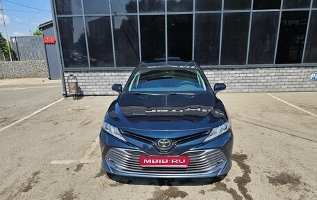 Toyota Camry, 2018 год, 2 700 000 рублей, 1 фотография