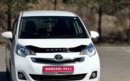 Toyota Ractis II, 2015 год, 900 000 рублей, 1 фотография