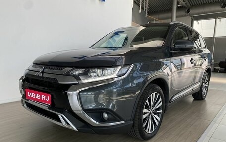 Mitsubishi Outlander III рестайлинг 3, 2019 год, 1 780 000 рублей, 1 фотография