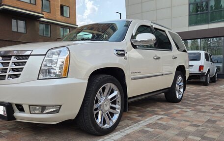 Cadillac Escalade III, 2010 год, 2 250 000 рублей, 1 фотография