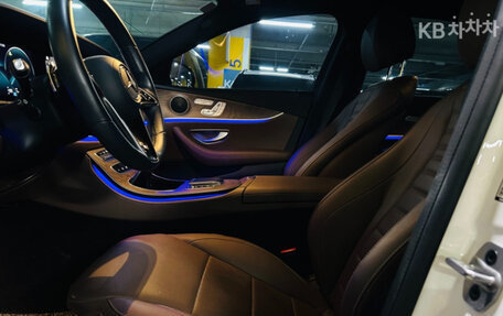 Mercedes-Benz E-Класс, 2022 год, 3 600 000 рублей, 7 фотография