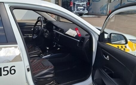 KIA Rio IV, 2018 год, 731 500 рублей, 10 фотография