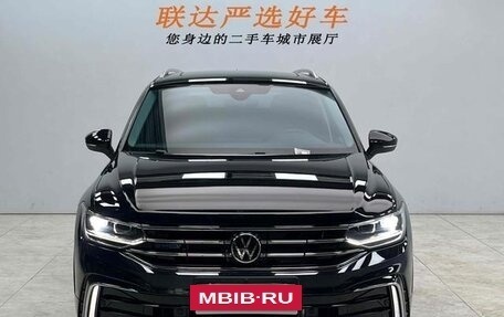 Volkswagen Tiguan II, 2023 год, 2 500 000 рублей, 4 фотография