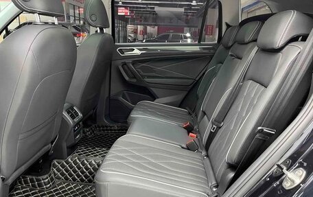 Volkswagen Tiguan II, 2023 год, 2 500 000 рублей, 9 фотография