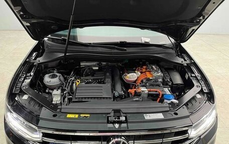 Volkswagen Tiguan II, 2023 год, 2 500 000 рублей, 24 фотография