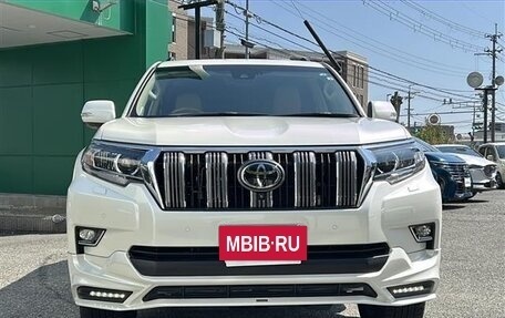 Toyota Land Cruiser Prado 150 рестайлинг 2, 2022 год, 3 400 000 рублей, 2 фотография