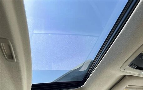 Toyota Land Cruiser Prado 150 рестайлинг 2, 2022 год, 3 400 000 рублей, 16 фотография