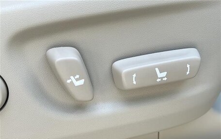 Toyota Land Cruiser Prado 150 рестайлинг 2, 2022 год, 3 400 000 рублей, 26 фотография