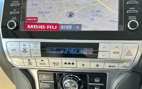 Toyota Land Cruiser Prado 150 рестайлинг 2, 2022 год, 3 400 000 рублей, 18 фотография