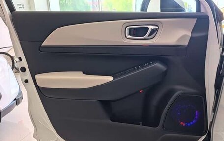 Honda Vezel, 2022 год, 2 020 000 рублей, 16 фотография