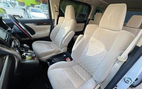 Toyota Alphard III, 2017 год, 2 400 000 рублей, 9 фотография