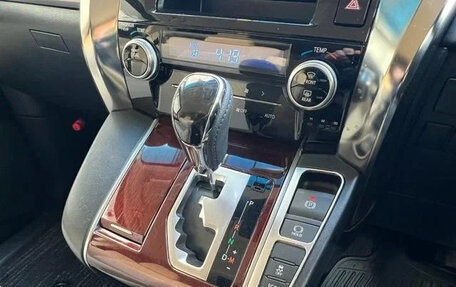 Toyota Alphard III, 2017 год, 2 400 000 рублей, 18 фотография