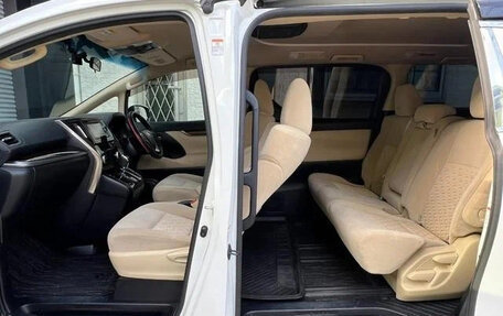 Toyota Alphard III, 2017 год, 2 400 000 рублей, 26 фотография