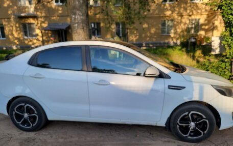 KIA Rio III рестайлинг, 2013 год, 620 000 рублей, 2 фотография
