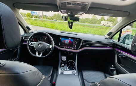 Volkswagen Touareg III, 2018 год, 4 980 000 рублей, 6 фотография
