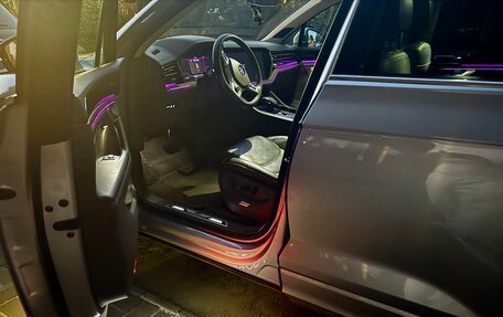 Volkswagen Touareg III, 2018 год, 4 980 000 рублей, 3 фотография