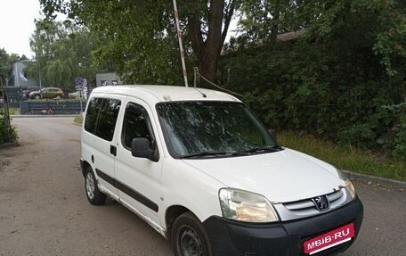 Peugeot Partner II рестайлинг 2, 2011 год, 260 000 рублей, 3 фотография
