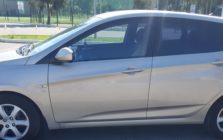 Hyundai Solaris II рестайлинг, 2013 год, 800 000 рублей, 4 фотография